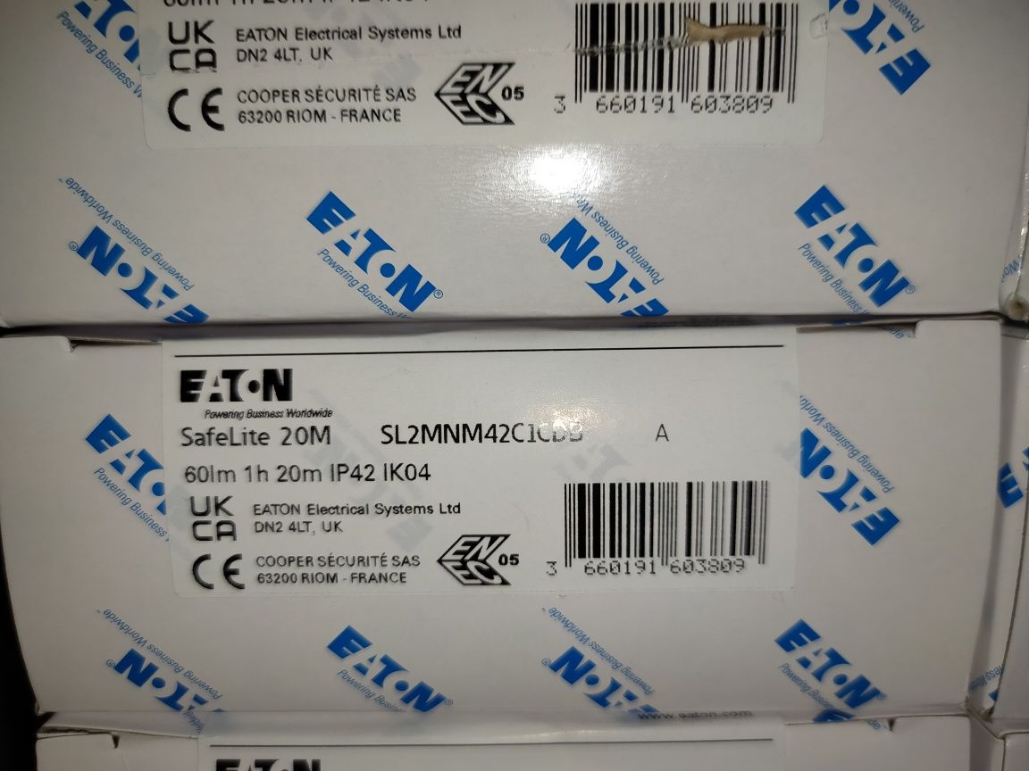 Armadura de emergência de LEDs 60lm IP42 SafeLite - Eaton SL2MNM42C1CD
