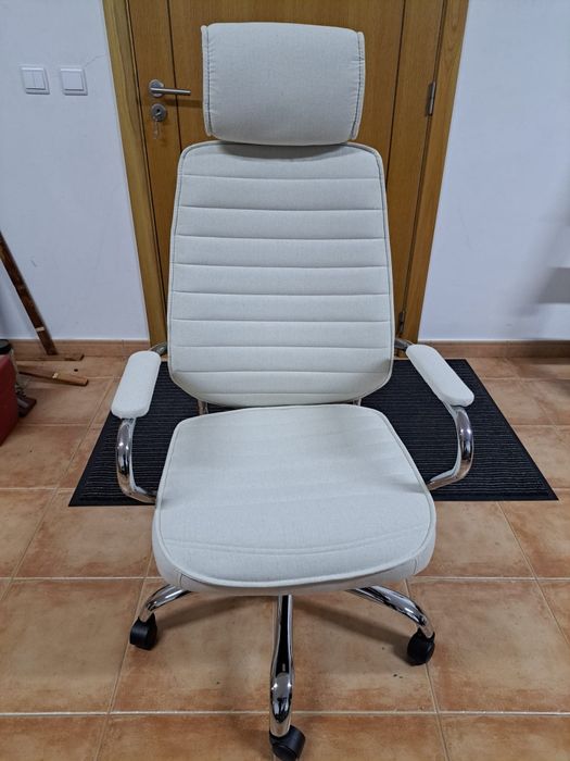 Cadeira de escritório NOVA.