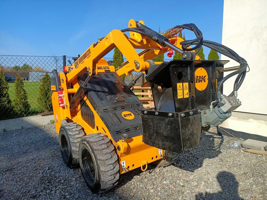 Usługi ładowarką, koparką łańcuchową, usuwanie pni, niwelacja terenu