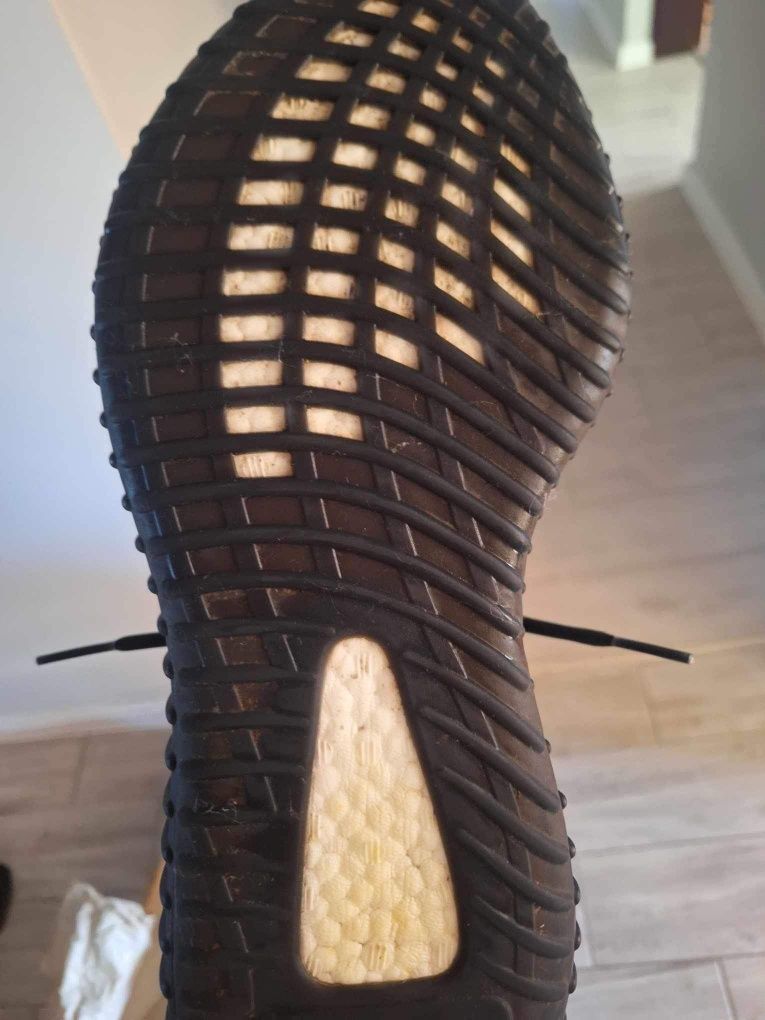 Yeezy 350 Mono Cinder