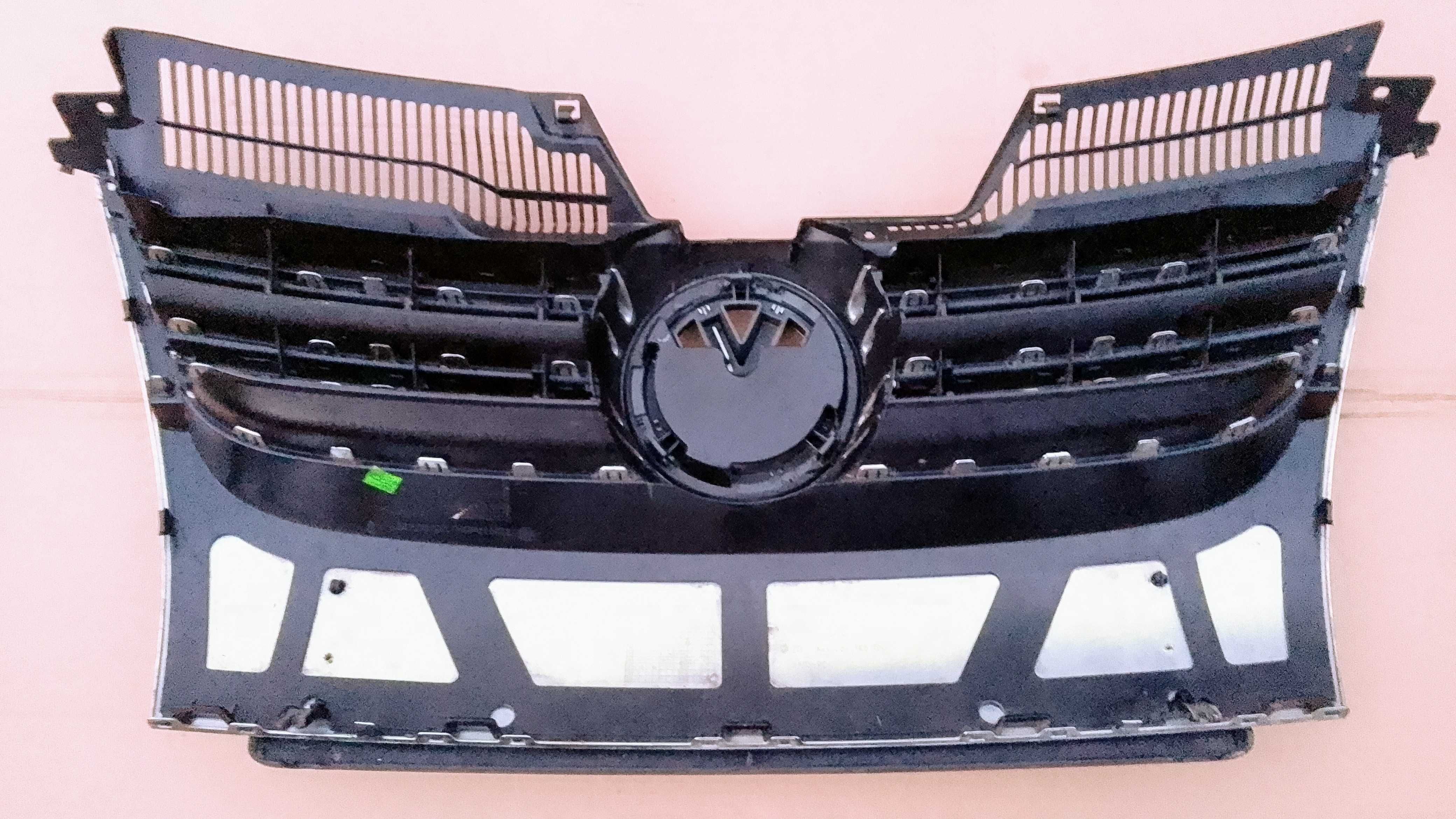 Atrapa grill VW Jetta V