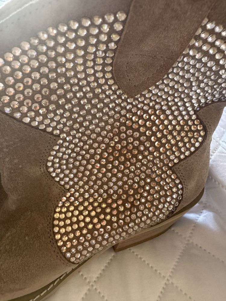 Botas Texanas beje com brilhantes