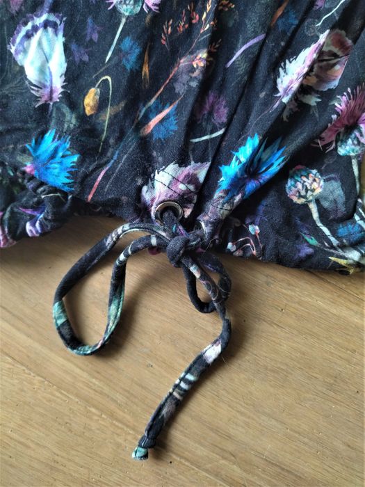 Bluzka w kwiaty, rękaw 3/4, dół z troczkiem, wiskoza, Tola, 40