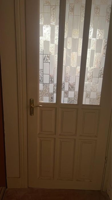 Продаються двері