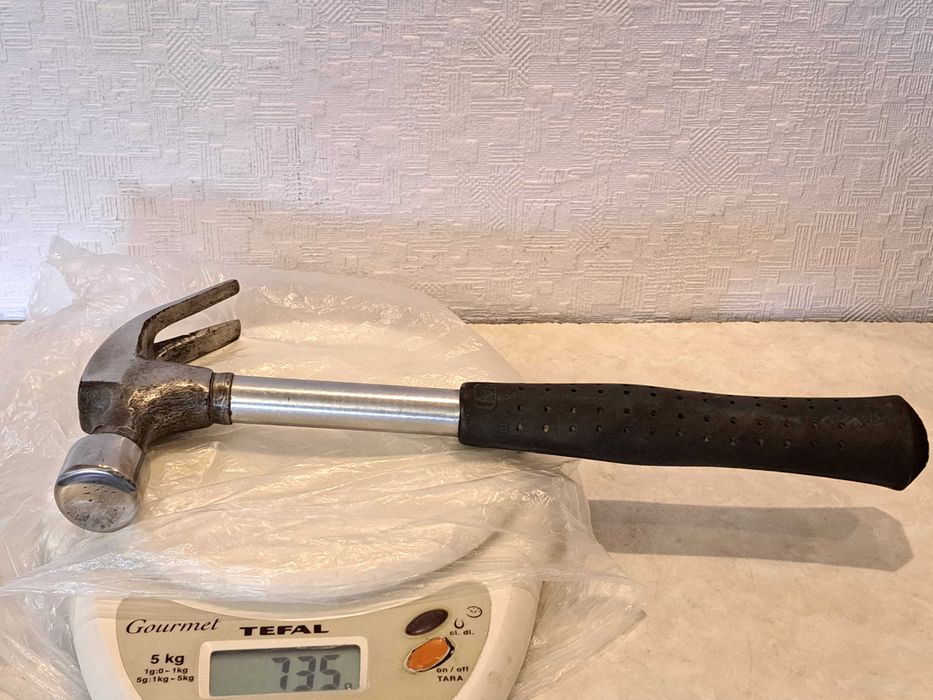 Молоток - гвоздодер времен СССР.