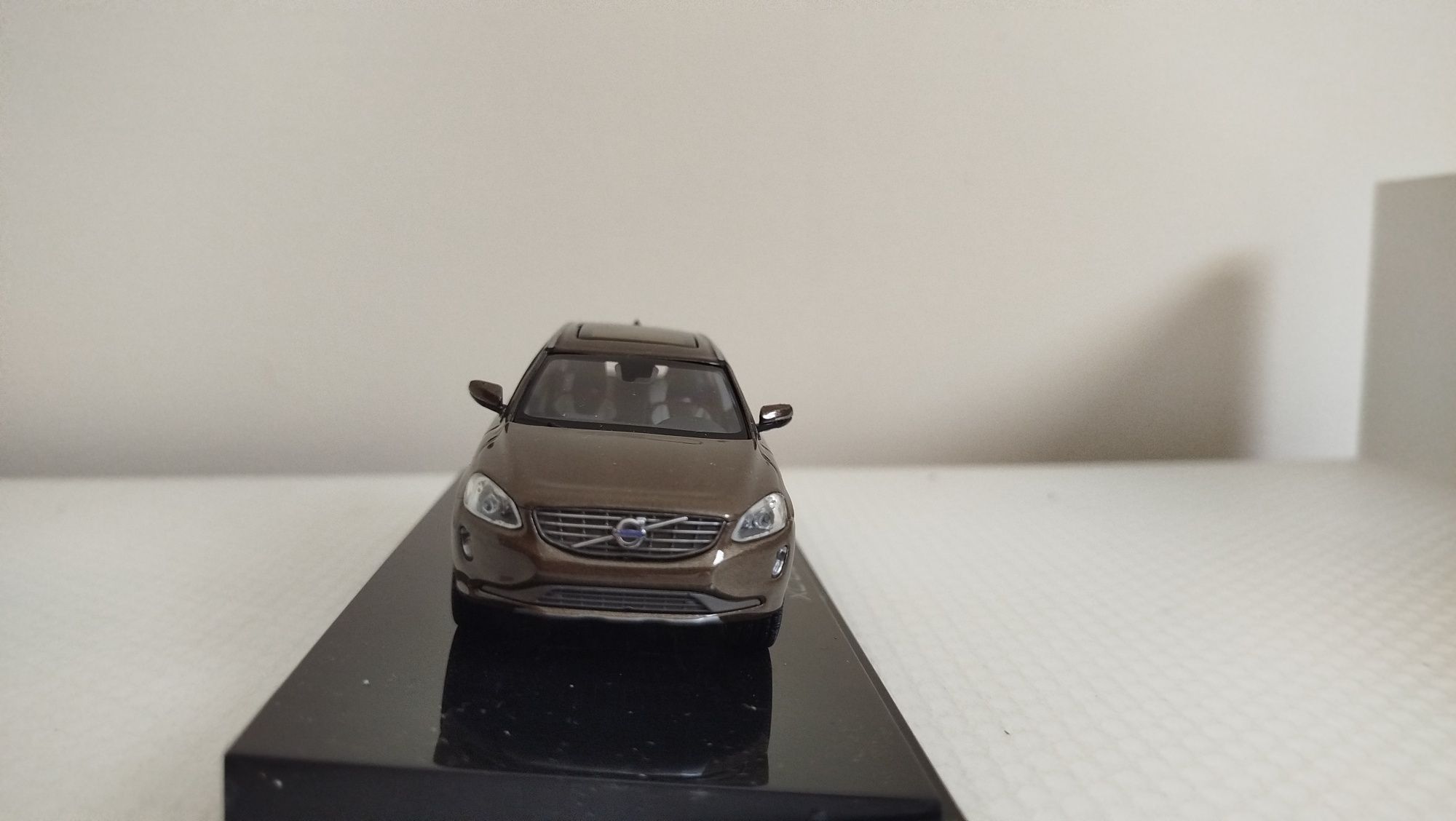 Miniatura Volvo XC60 Nova 1/43