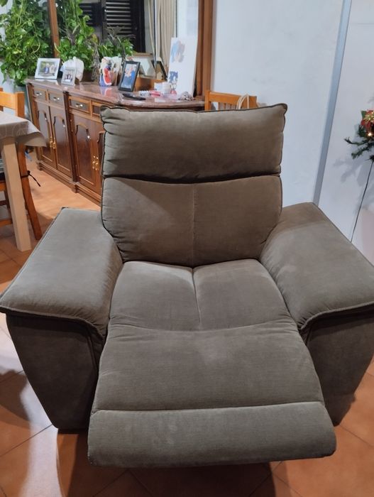 Vendo poltrona de esticar pernas