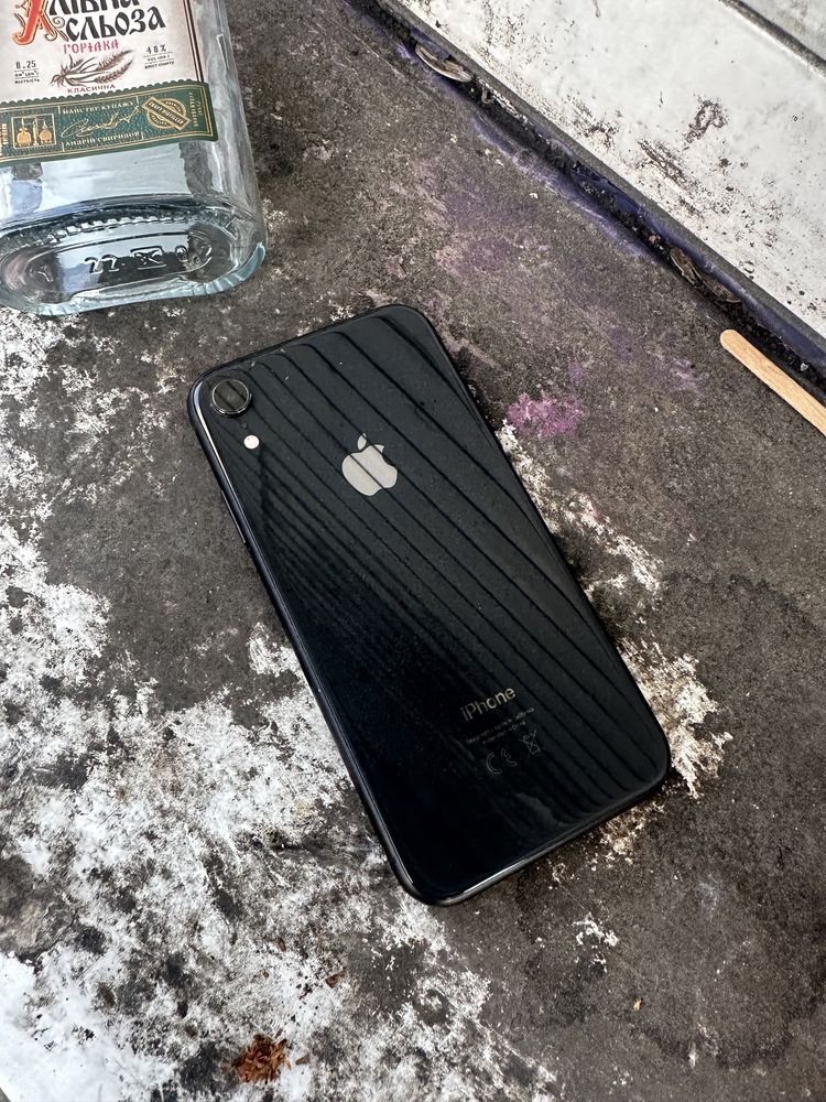 Терміново iPhone xr 64gb гарний стан