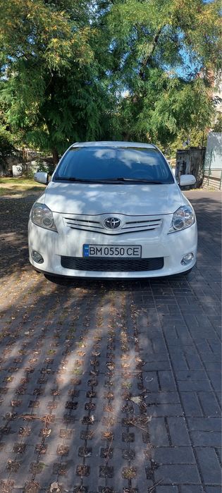 Продам авто TOYOTA AURIS 2012 року