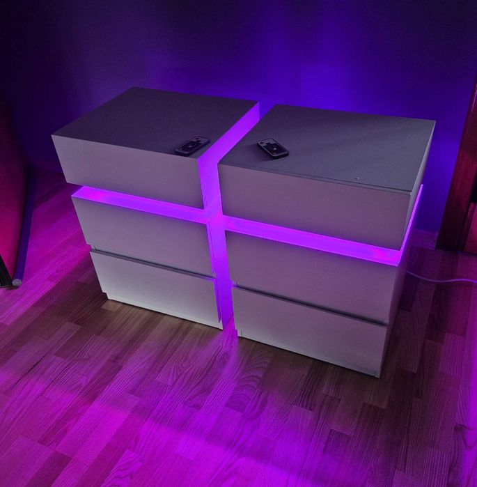 Zestaw Szafek Nocnych z Oświetleniem – Nowoczesne Stoliki z Szufladami