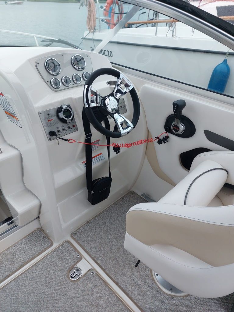 SEA RAY 235 Weekender 5,7L2011r (206motogodzin)