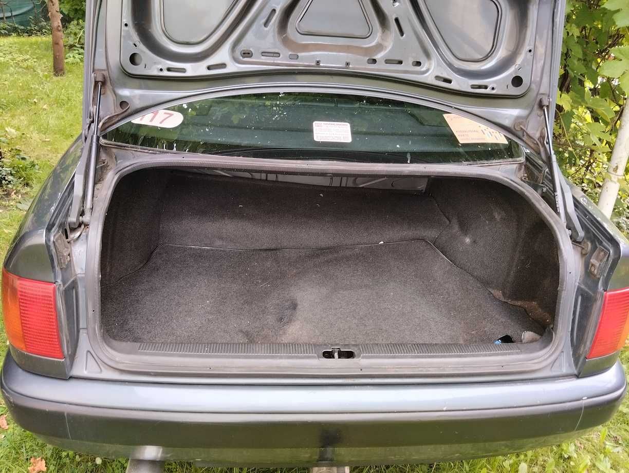 Audi 100 C4 1993 r z LPG Sprzedam - uszkodzone