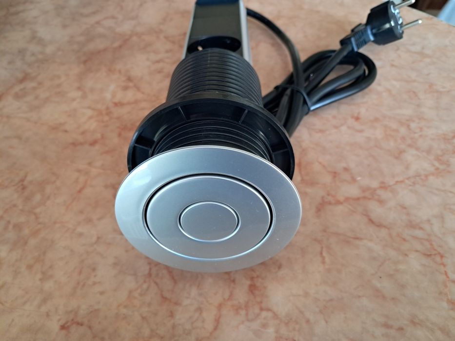 Прихований блок розеток висувний