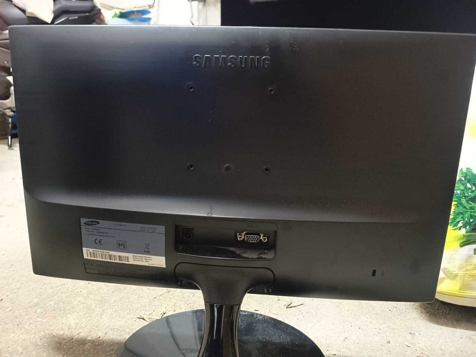 Monitor Samsung S19D300NY – 19" LED (com fonte)