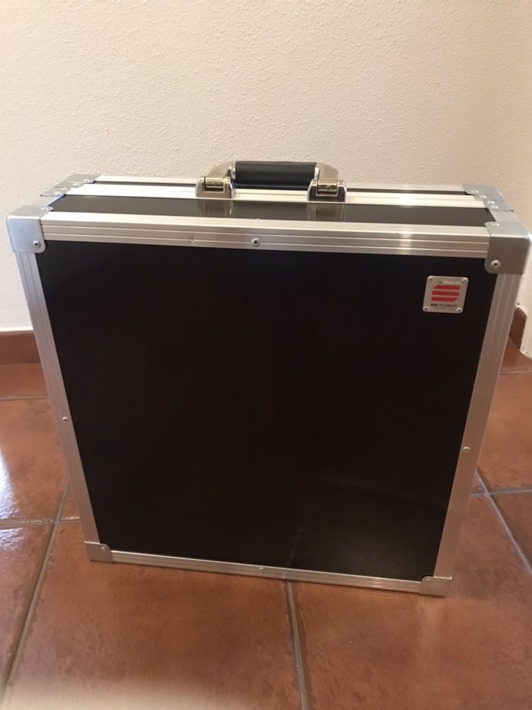 Pioneer DJM 2000 Nexus com Flight Case