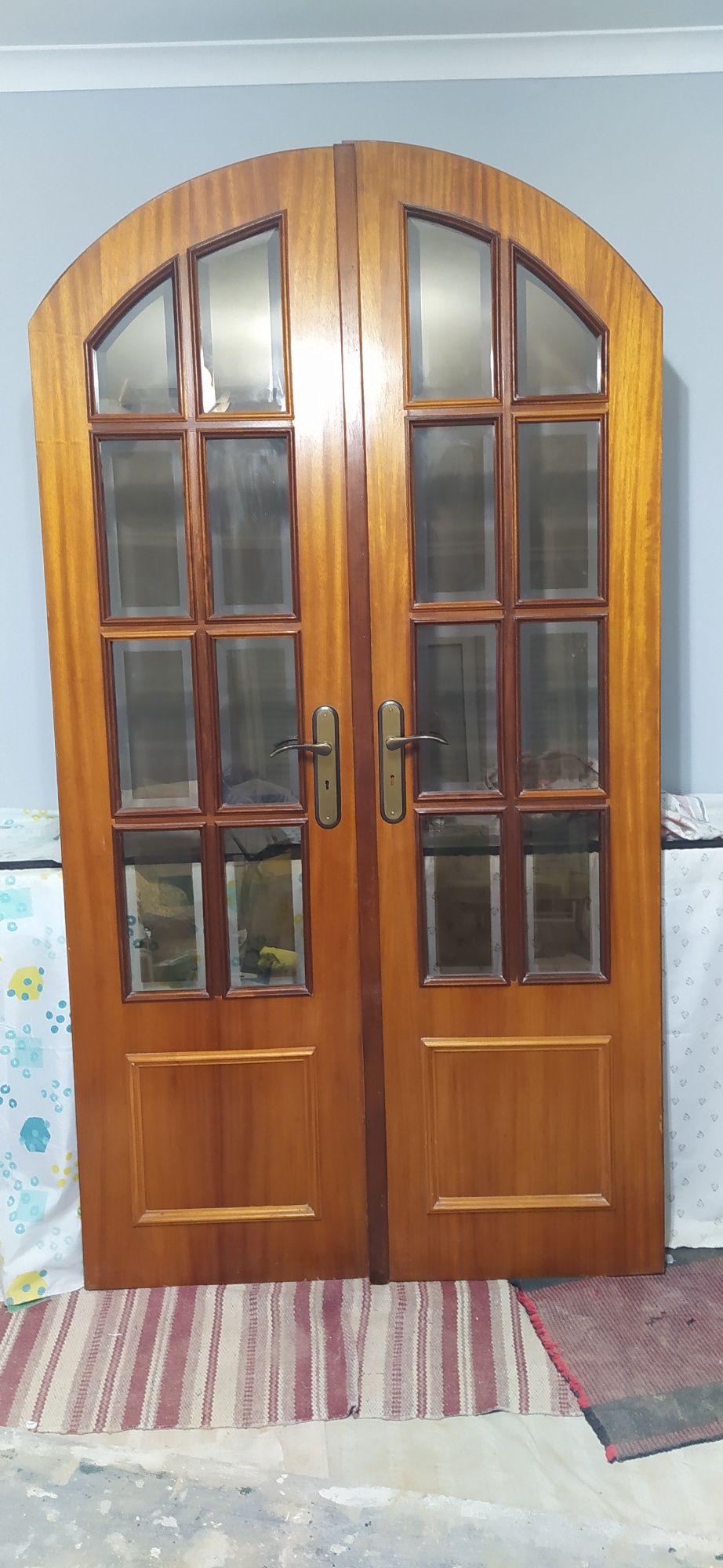Portas com vidros redondas