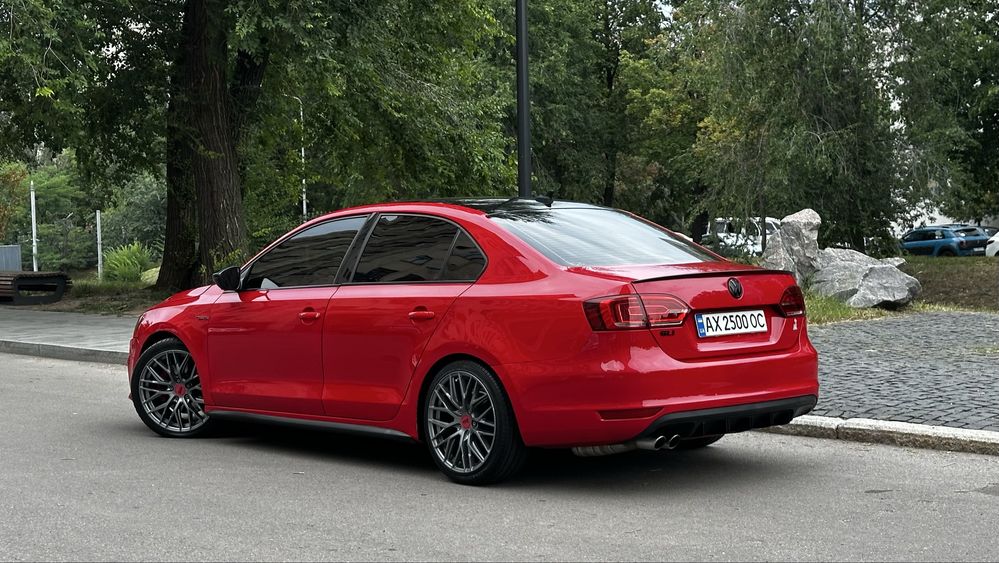 Volkswagen Jetta GLI 2.0 TSI DSG 250 2013