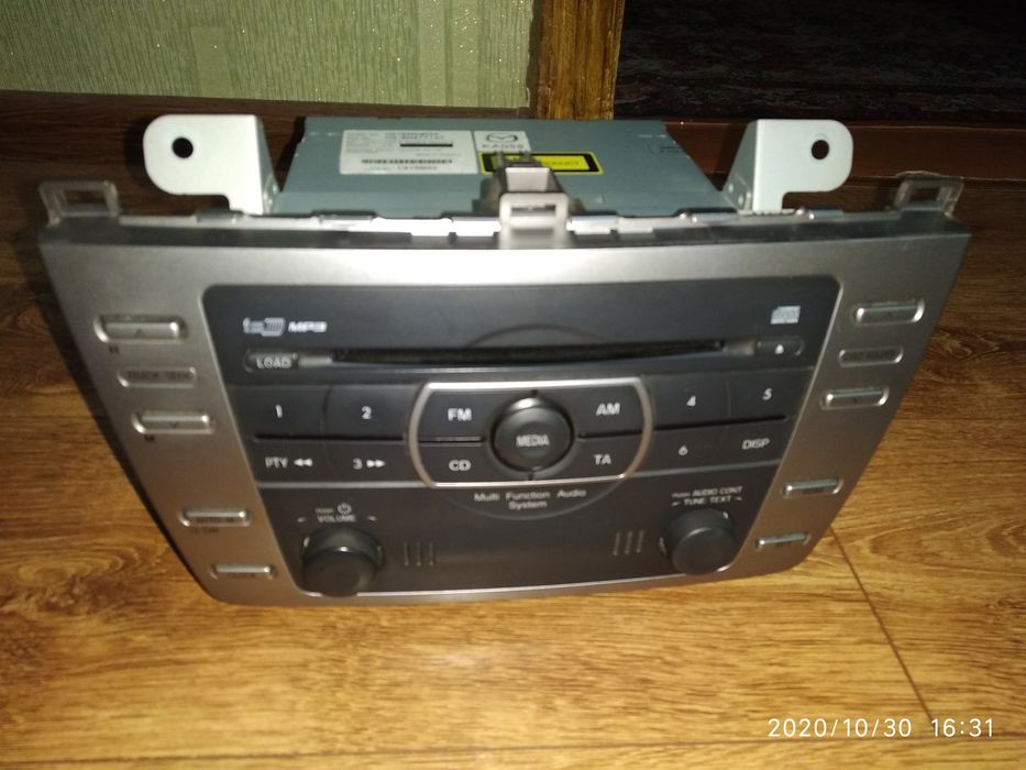 Продам автомагнитолу для Мазда 6