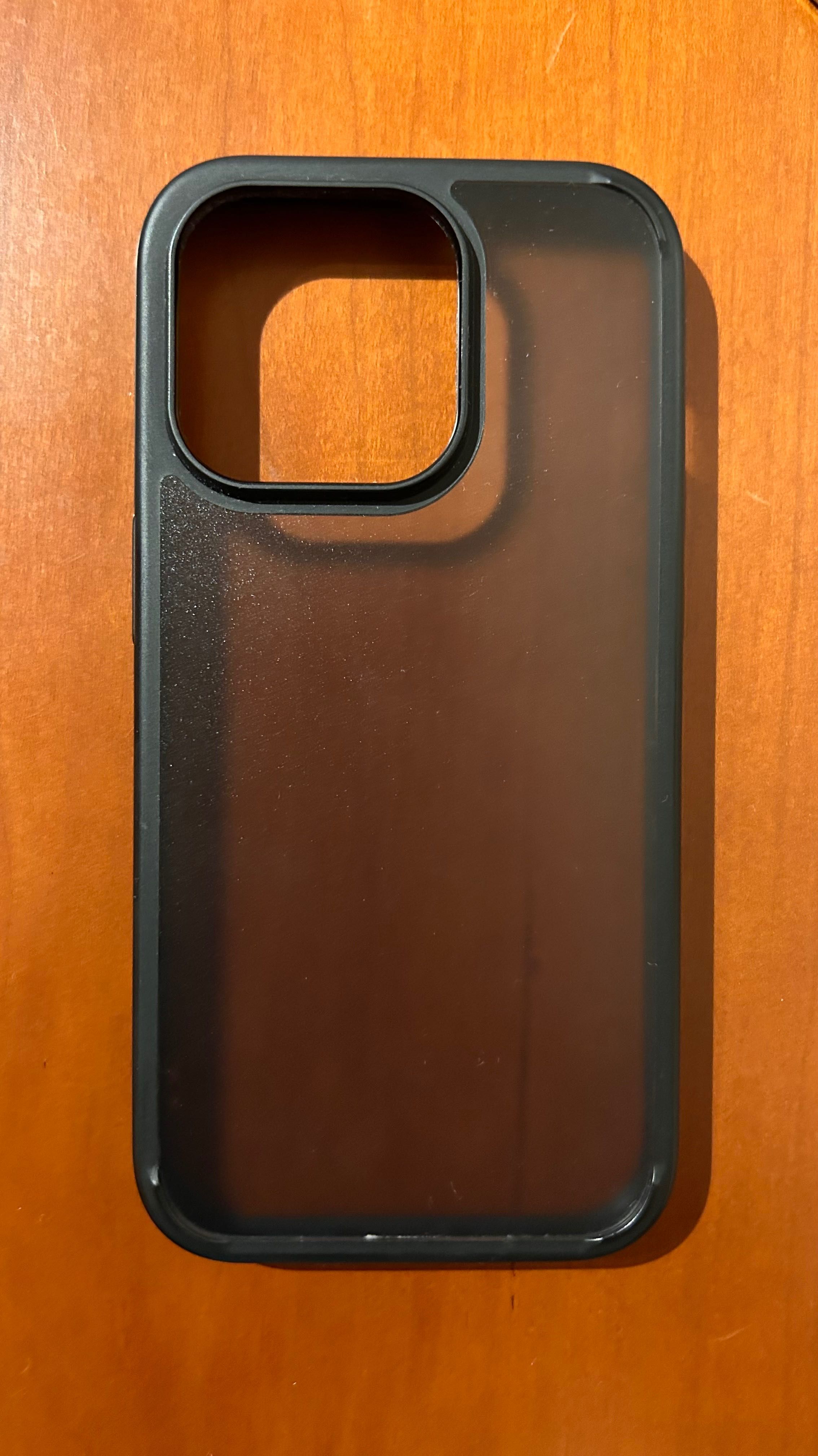 Capas Spigen iPhone 14 Pro