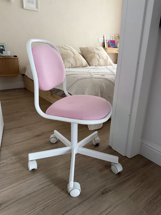Ikea ÖRFJÄLL Dziecięce krzesło biurowe, biały/Vissle różowy