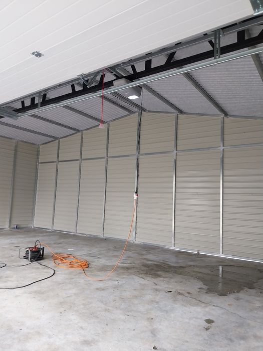 Garaż blaszany drewnopodobny profil zamknięty