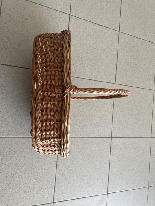 Cesto de verga castanho