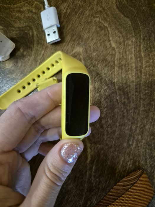 Фітнес-браслет Samsung galaxy fit