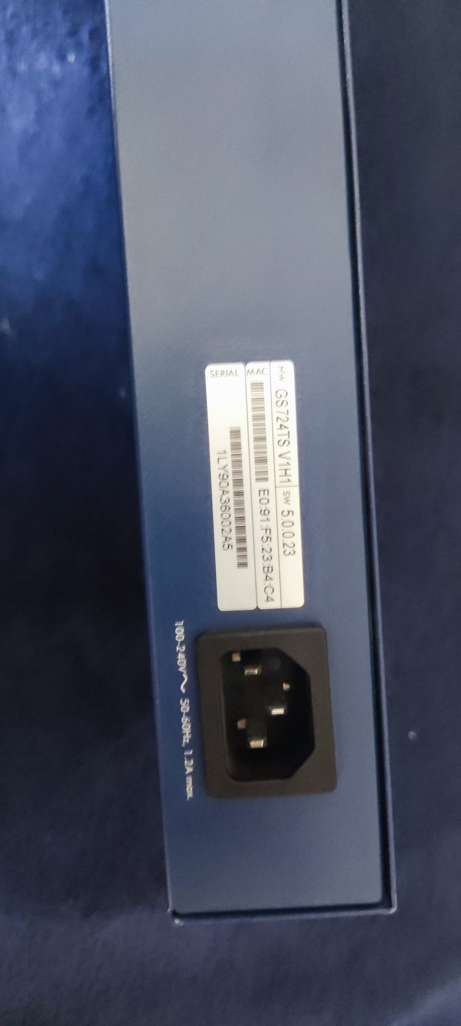 Комутатор Netgear GS724TS