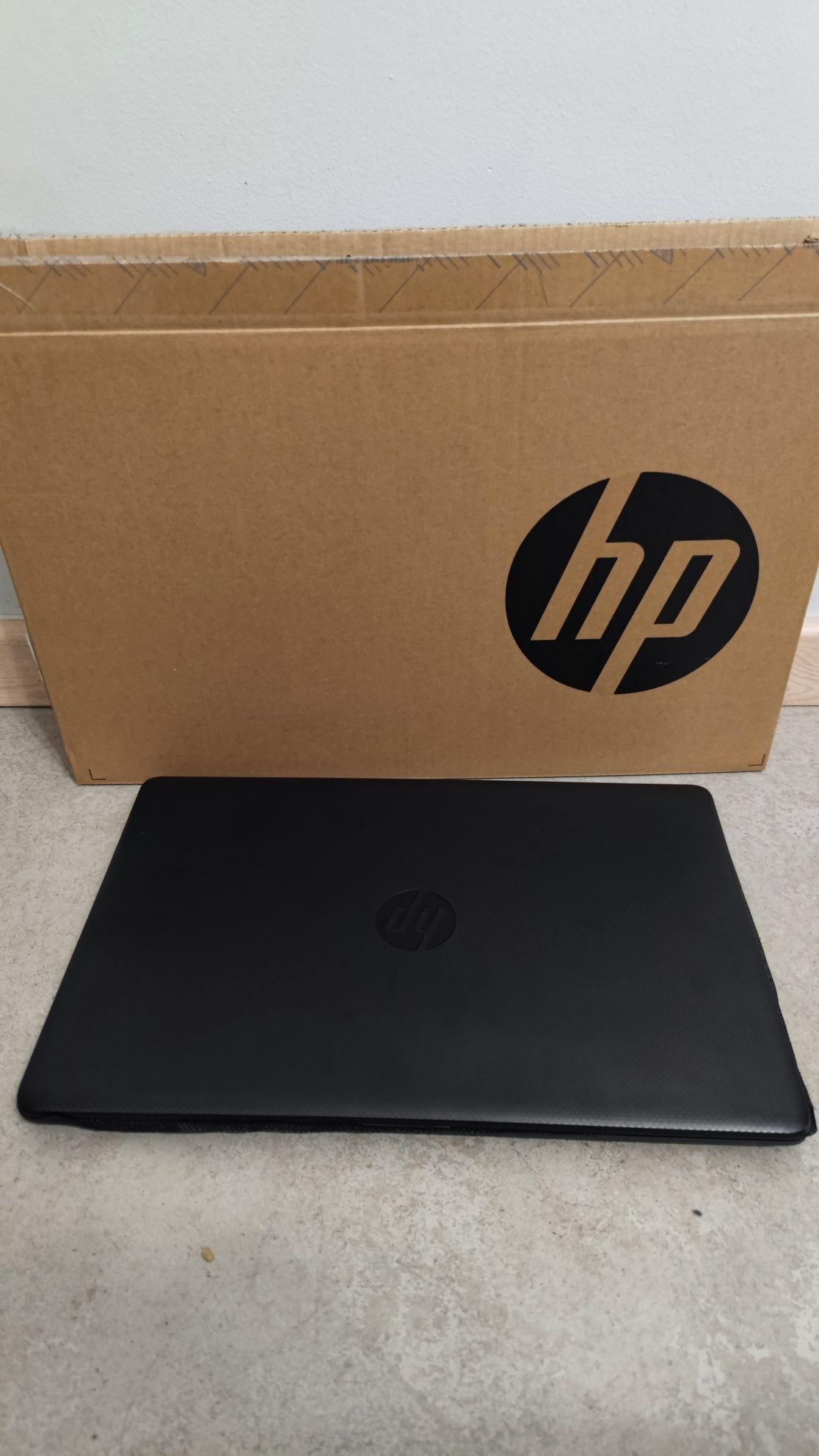 Nowy laptop HP 15 Русская клавиатура