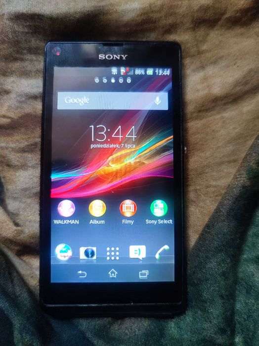 Sony Xperia F3111    Sony Experia C2105