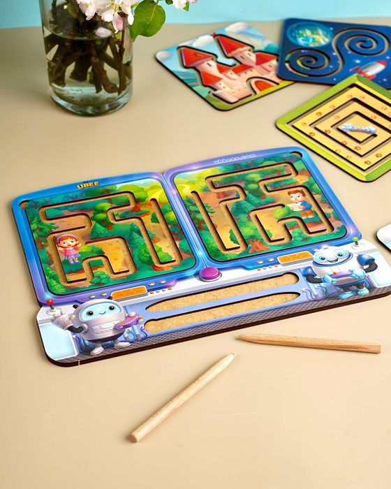 Dwupółkulowe tablice-labirynty „Dwie ręce”