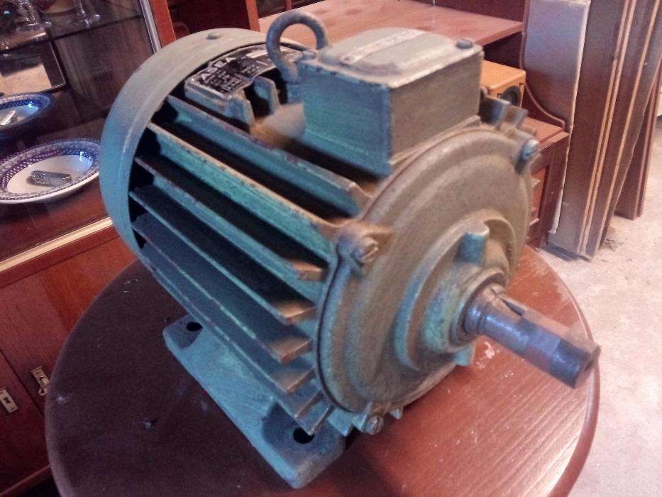motor eléctrico trifásico