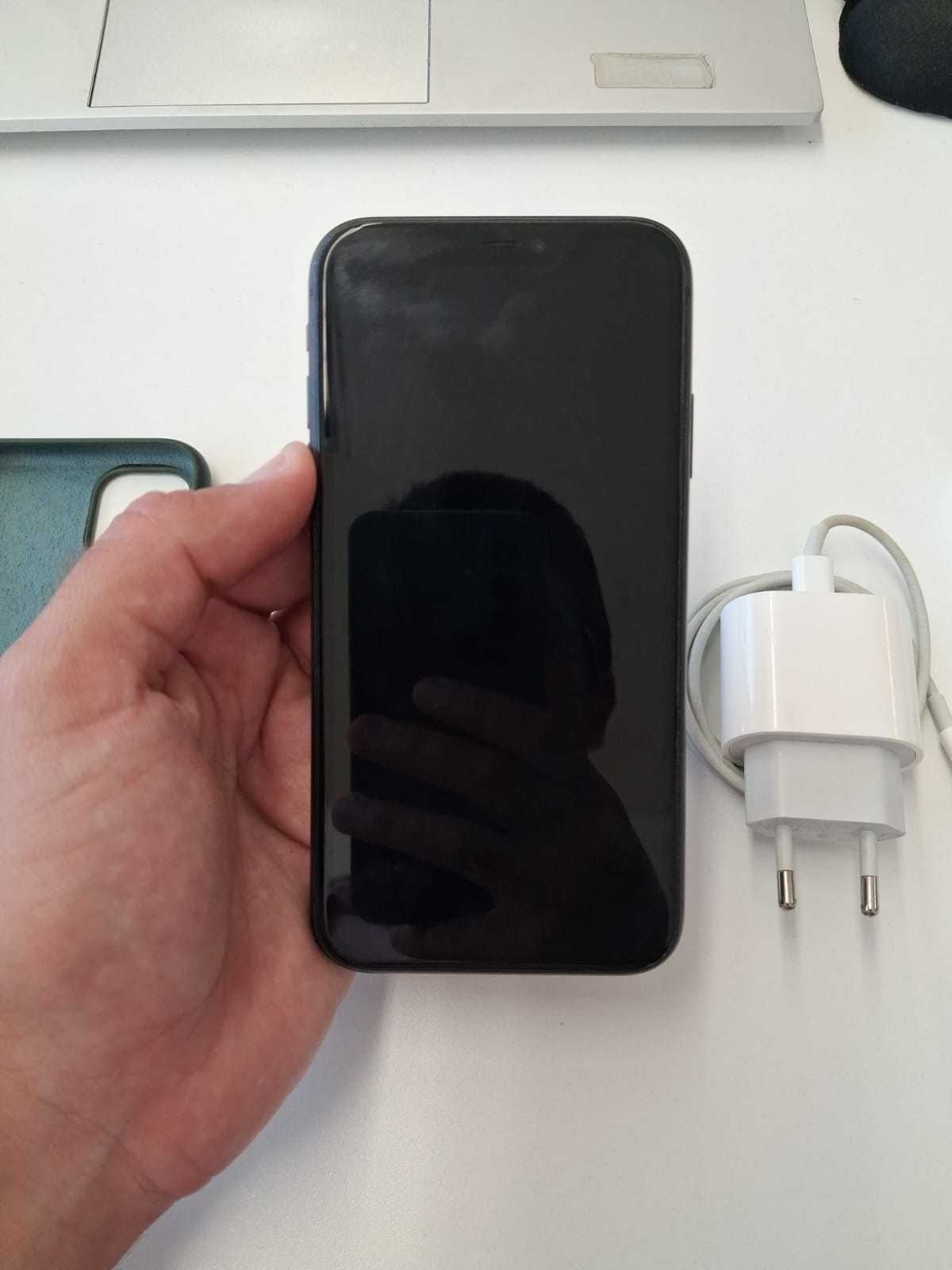 Iphone 11 128gb + Capa - Impecável (sem carregador)