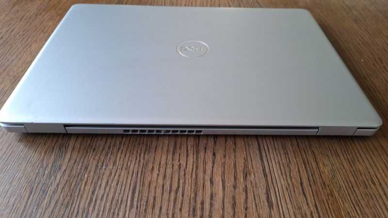 Laptop DELL Inspirion 15 5593 i5-1035G1/8GB/256/Win11/GeForceMX230 IPS