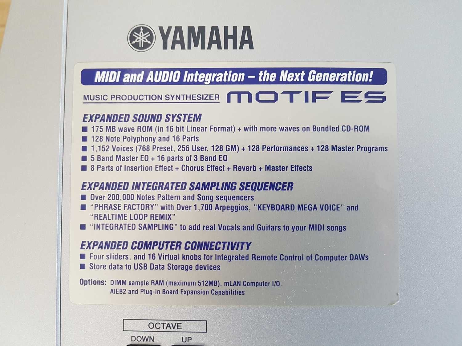 YAMAHA MOTIF ES7 syntezator