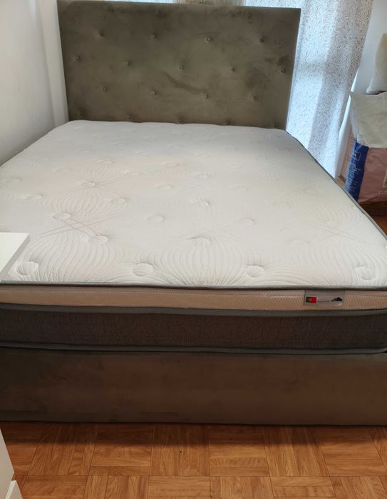 Vendo cama + estrado elevatório + colchão