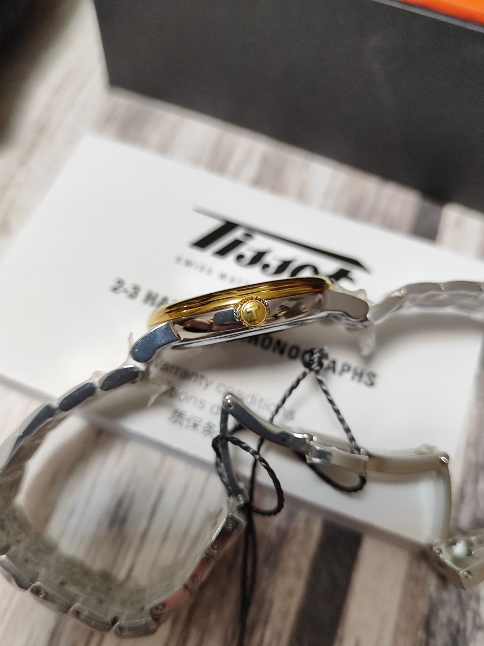 Годинник Tissot жіночий