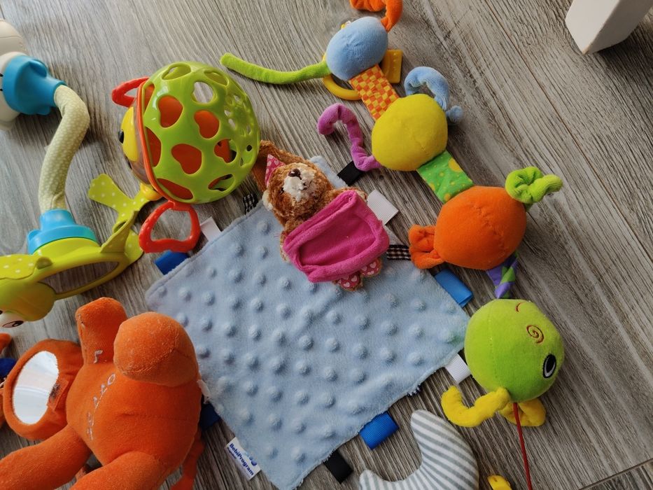 Zabawki do wózka, łóżeczka