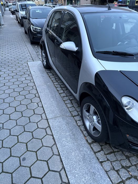 Smart fourfour bom estado