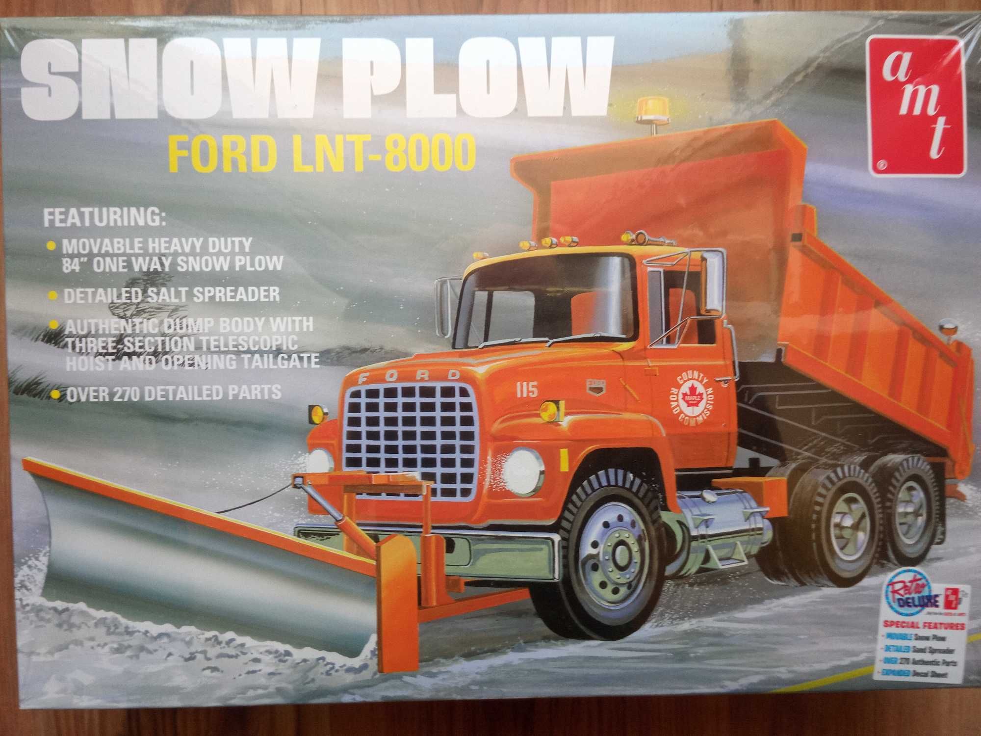 AMT 1178 - Ford LNT-8000 Snow Plow - 1/25 - Model do sklejania