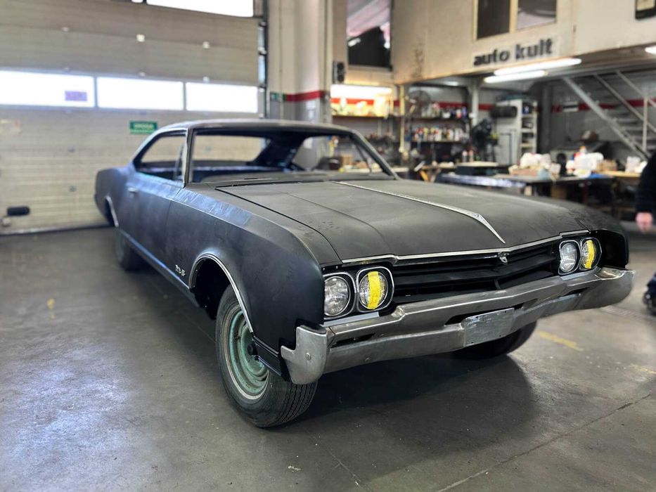 Unikalny klasyk motoryzacji Oldsmobile Delta 88 1966