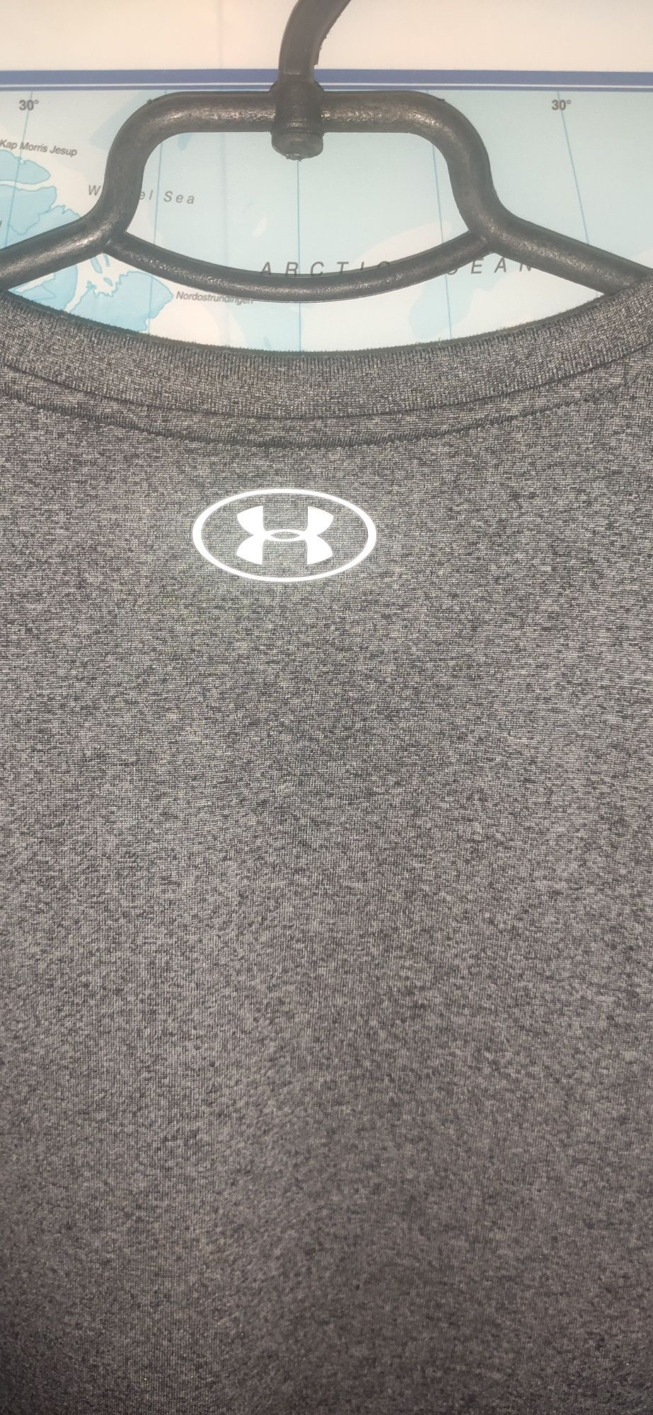 Спортивная футболка Under Armour Heat Gear.