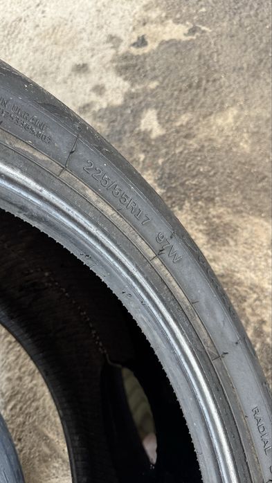 Продам літню резину 225/55 R17