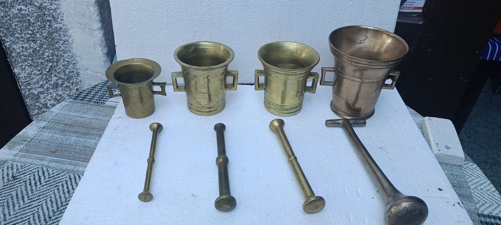 Moździerz wraz z pałkami z grubego mosiądzu