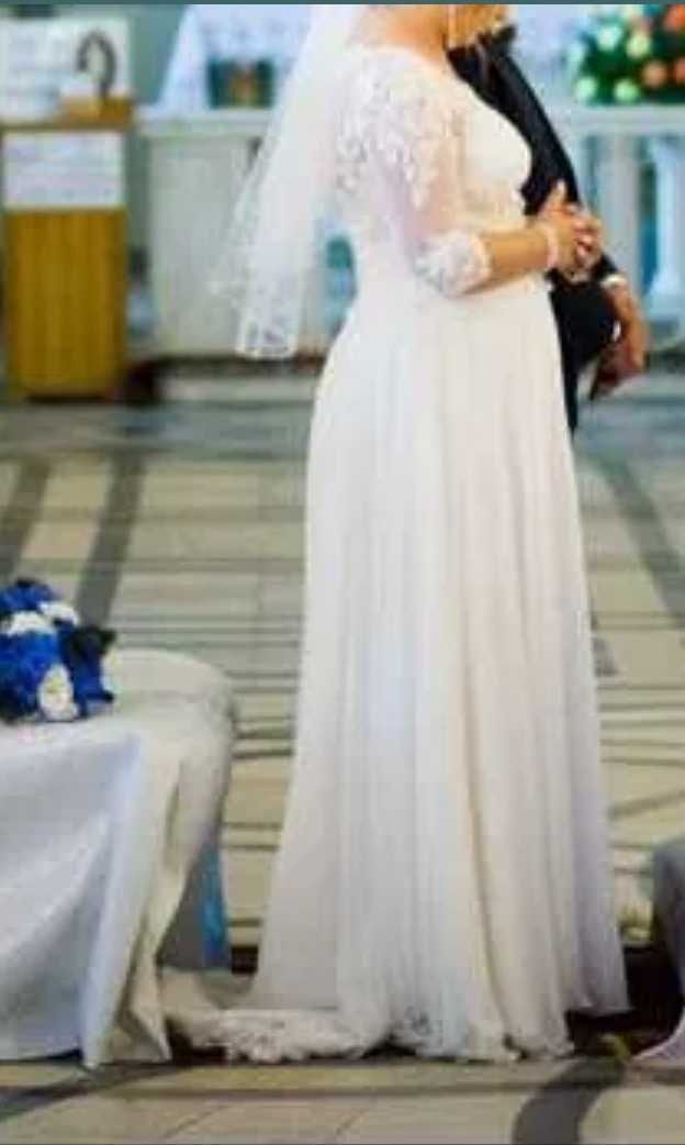 Suknia ślubna z trenem