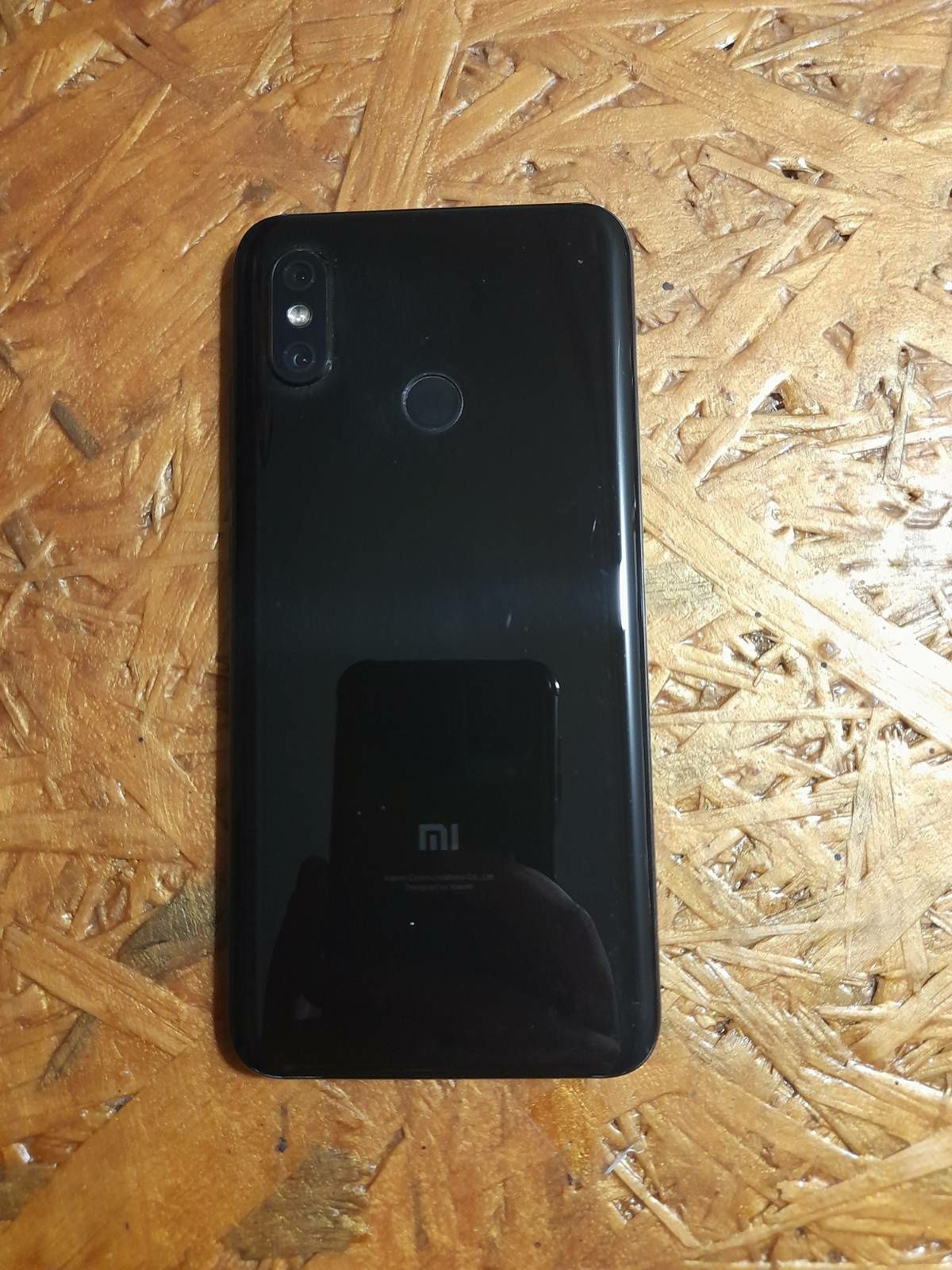 Продам телефон Xiaomi mi 8 6/128