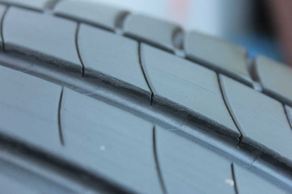 245/40/19 Michelin Primacy 3 ZP MOE RSC 245/40 R19 98Y XL 22r