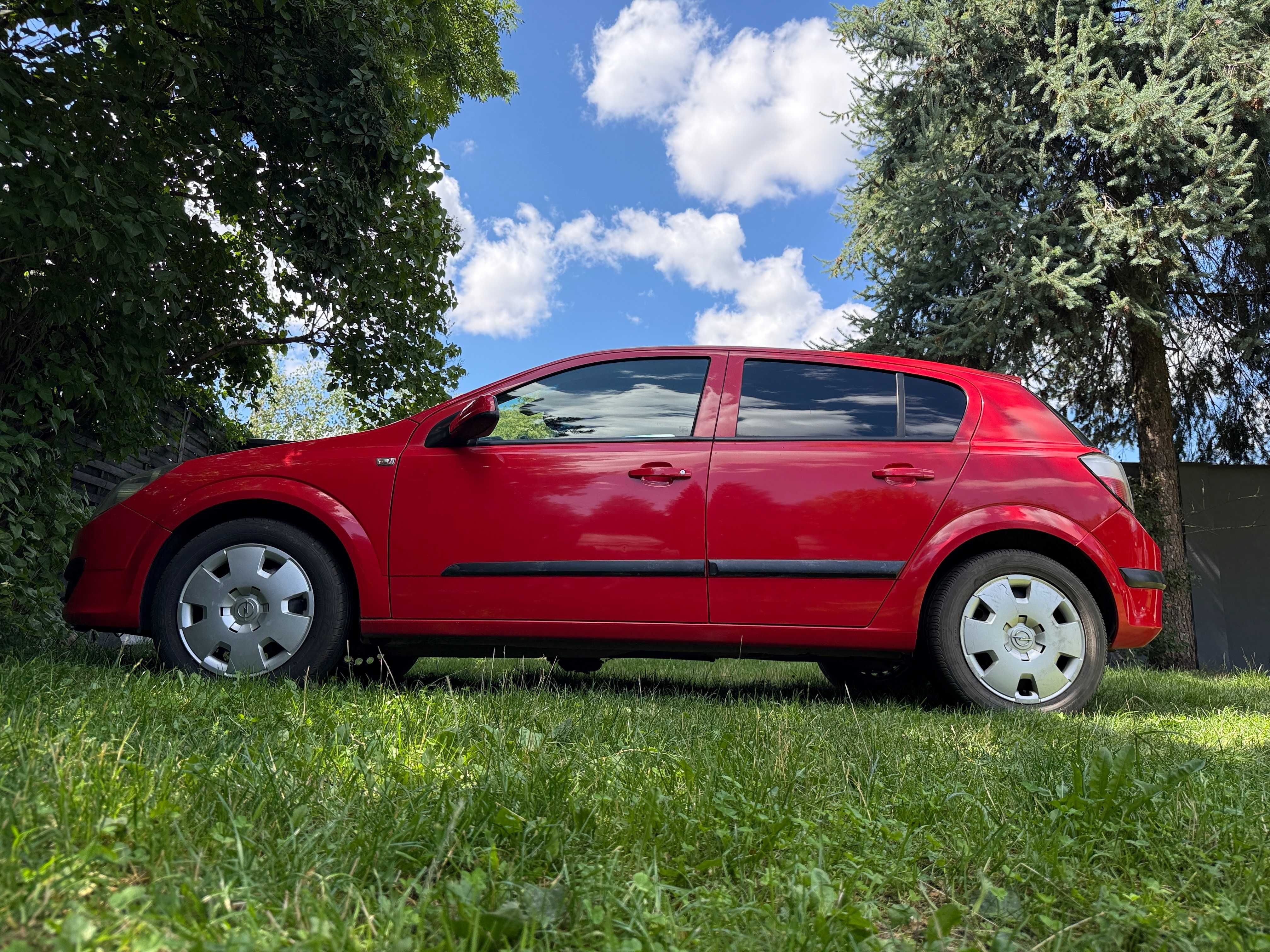 Opel Astra  H hatchback 5Drzwi 1.6 GAZ 2005r