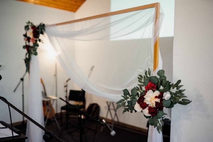 Tiul i sztuczne kwiaty