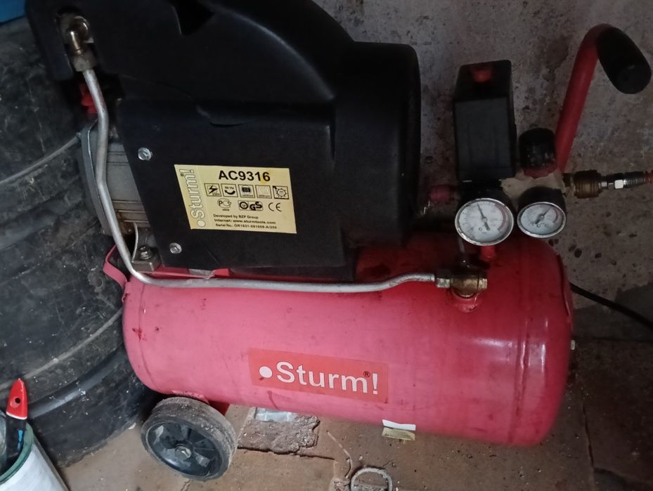 Компресор.8.3 бар..25 л.. Все працює